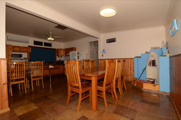 Seahaven Holiday House - Dalby Accommodation